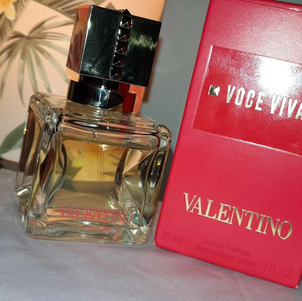 Valentino Voce Vita sprayed twice